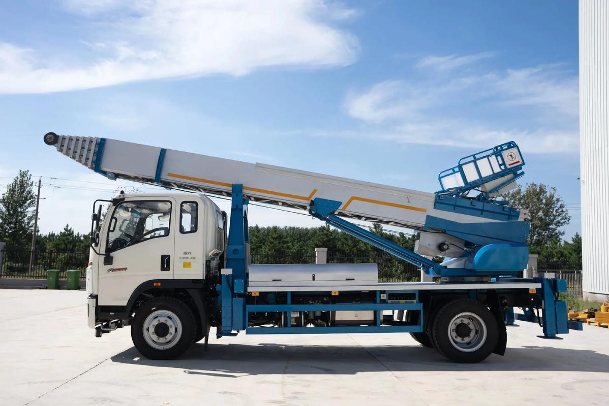 道真云梯上料车租赁费用