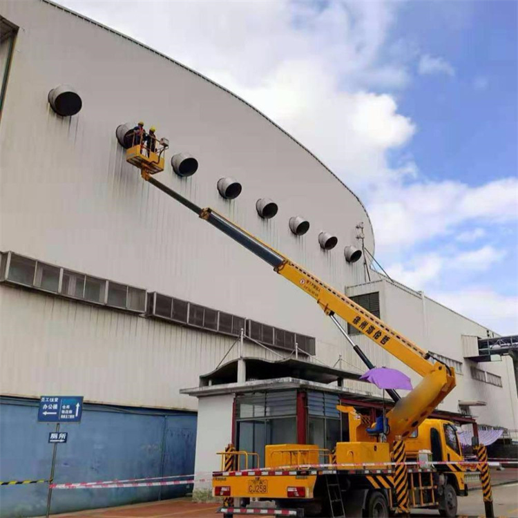 道真高空作业车出租服务：专业广告牌安装解决方案