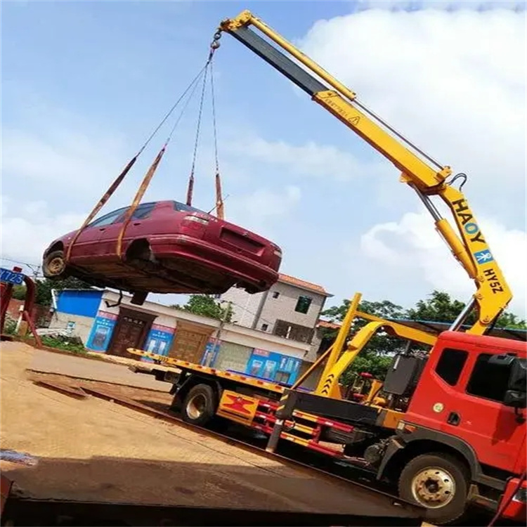 道真吊车吊汽车的正确方法